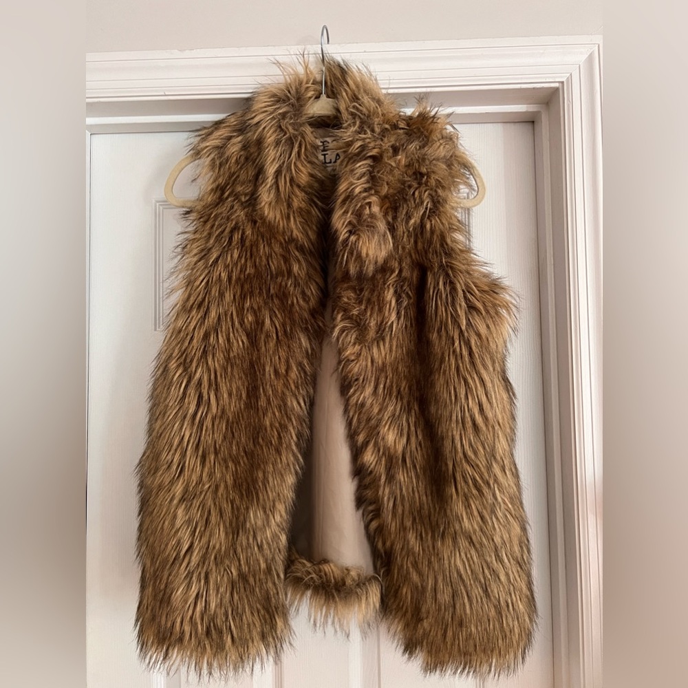 Faux fur small vest